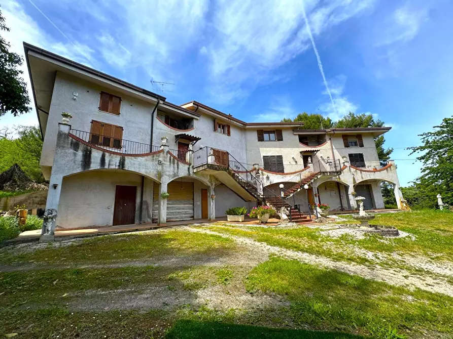 Immagine 3 di Casa indipendente in vendita  in via Contrada Camara di Torre 14 a Fermo
