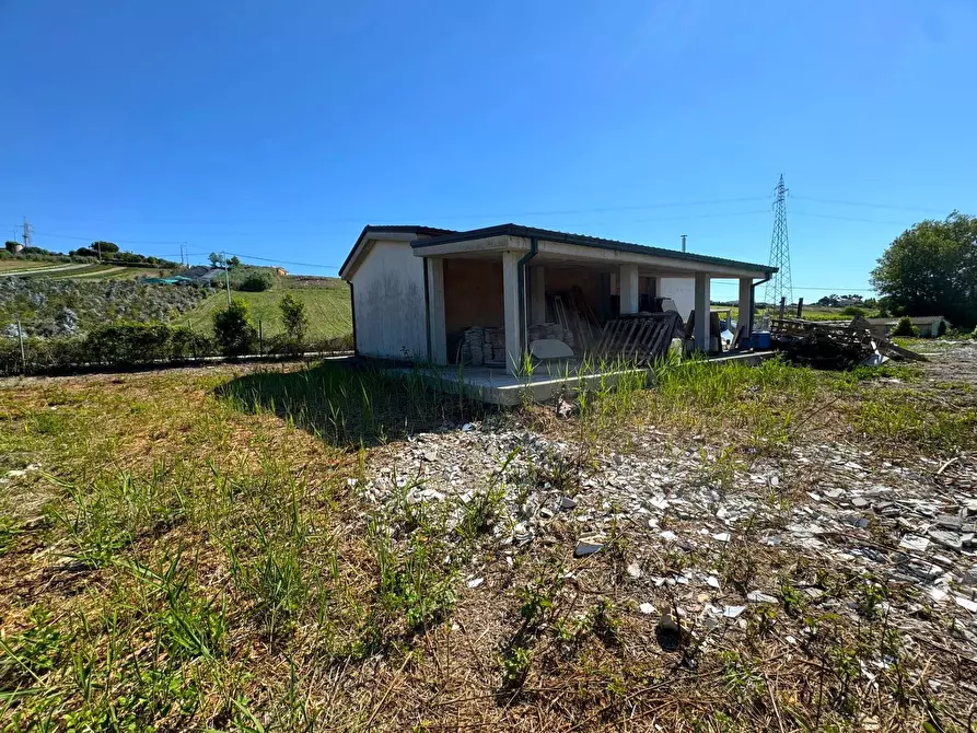 Immagine 4 di Magazzino in vendita  in Contrada Moie a Fermo