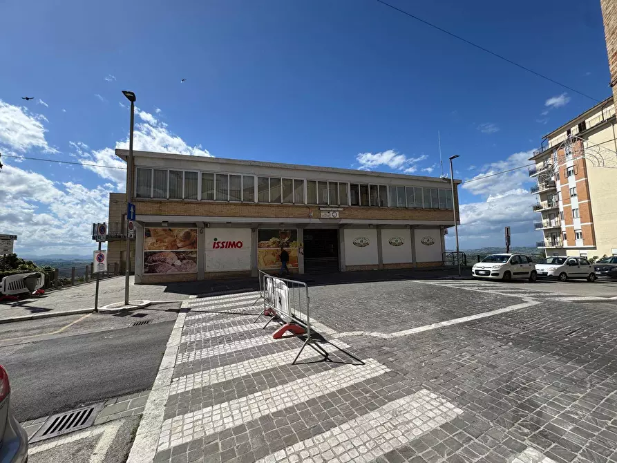Immagine 1 di Locale commerciale in vendita  in via Giobetti 2 a Monte Urano