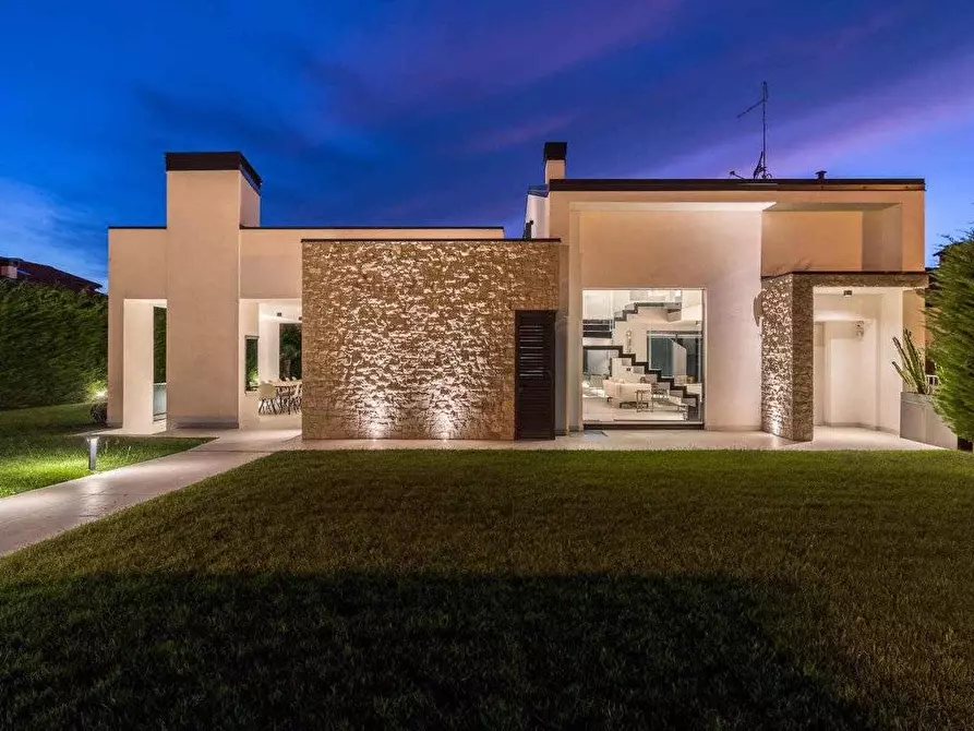 Immagine 1 di Terreno residenziale in vendita  in p.zza Torino a Porto San Giorgio