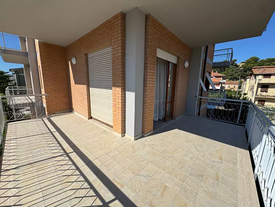 Immagine 6 di Appartamento in vendita  in viale dei pini snc a Fermo