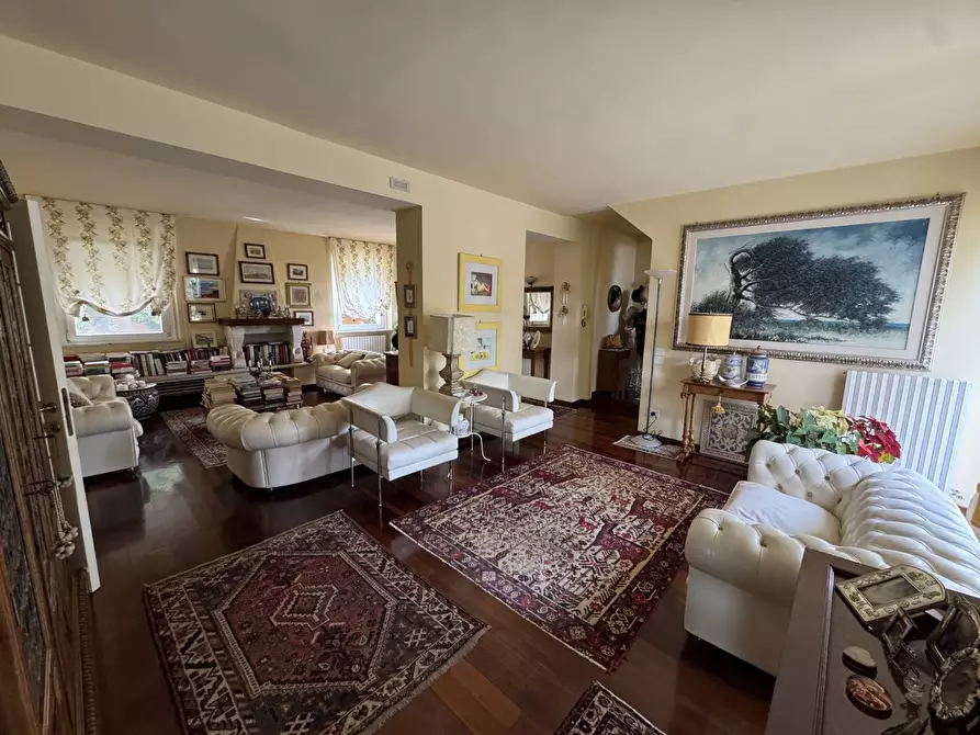 Immagine 6 di Villa in vendita  in Contrada Parete a Fermo