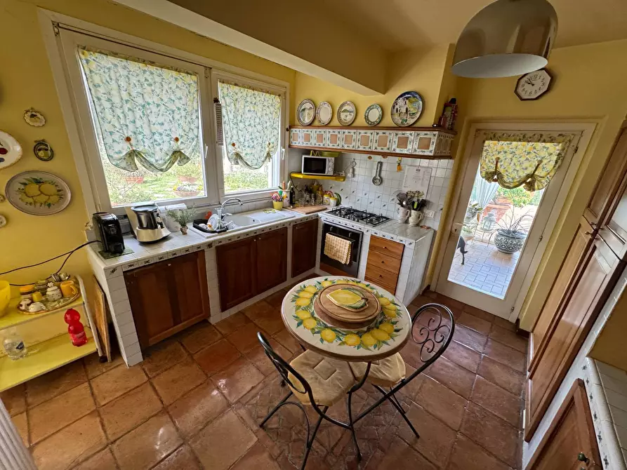 Immagine 9 di Villa in vendita  in Contrada Parete a Fermo