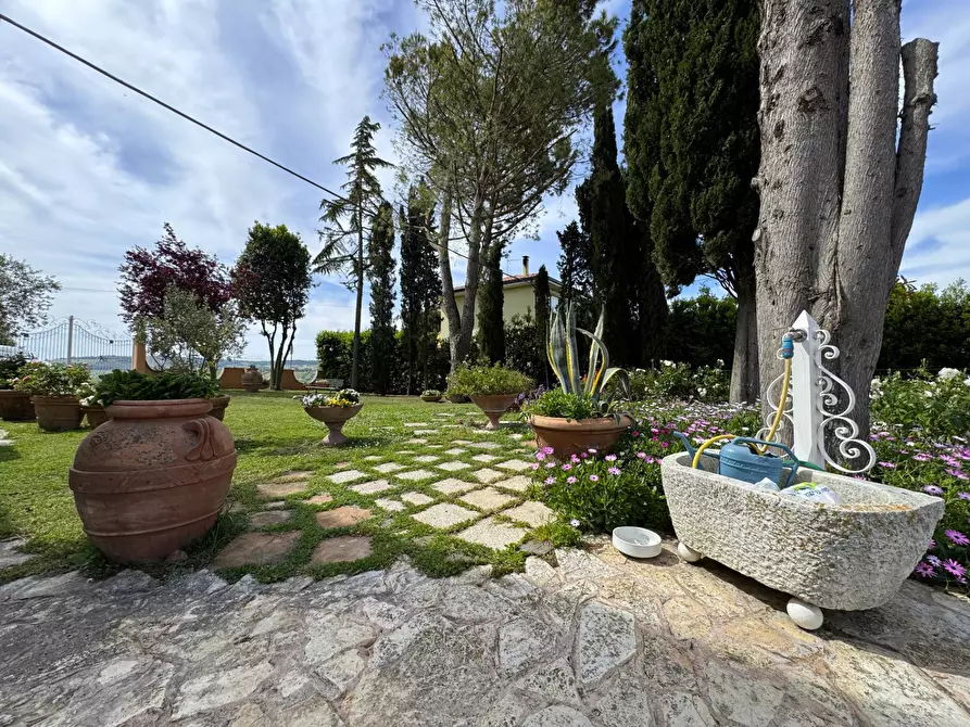 Immagine 25 di Villa in vendita  in Contrada Parete a Fermo