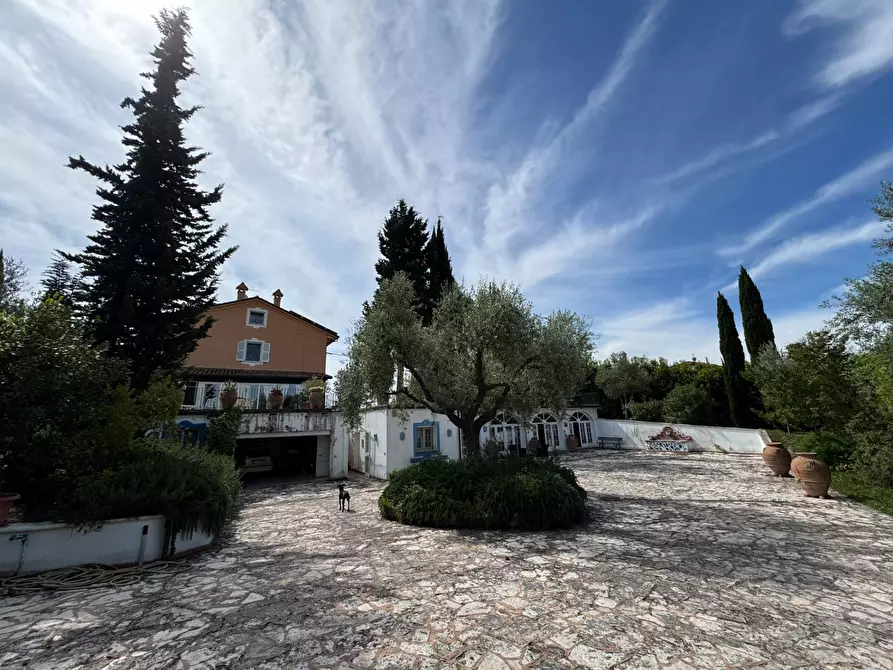 Immagine 26 di Villa in vendita  in Contrada Parete a Fermo