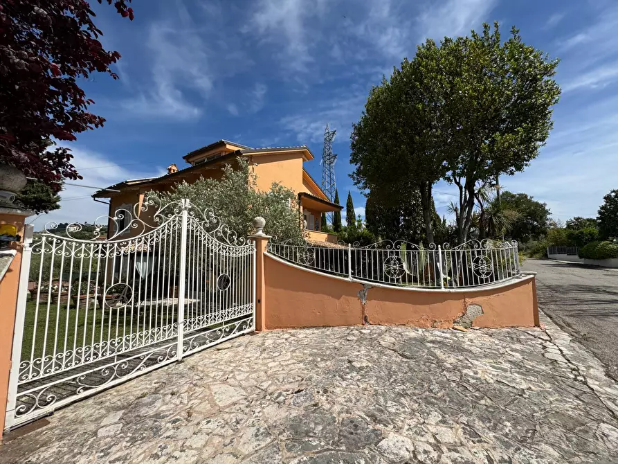 Immagine 27 di Villa in vendita  in Contrada Parete a Fermo