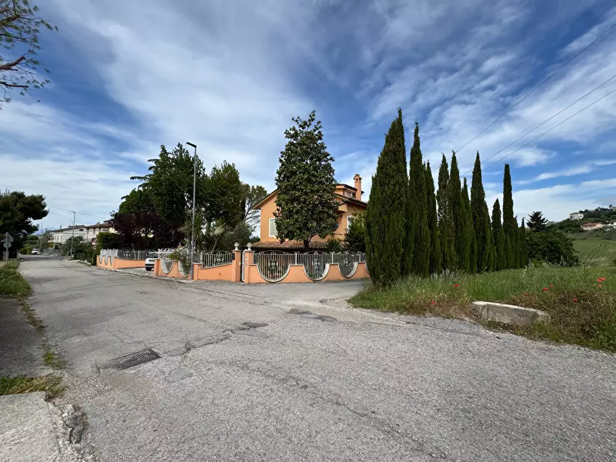 Immagine 28 di Villa in vendita  in Contrada Parete a Fermo