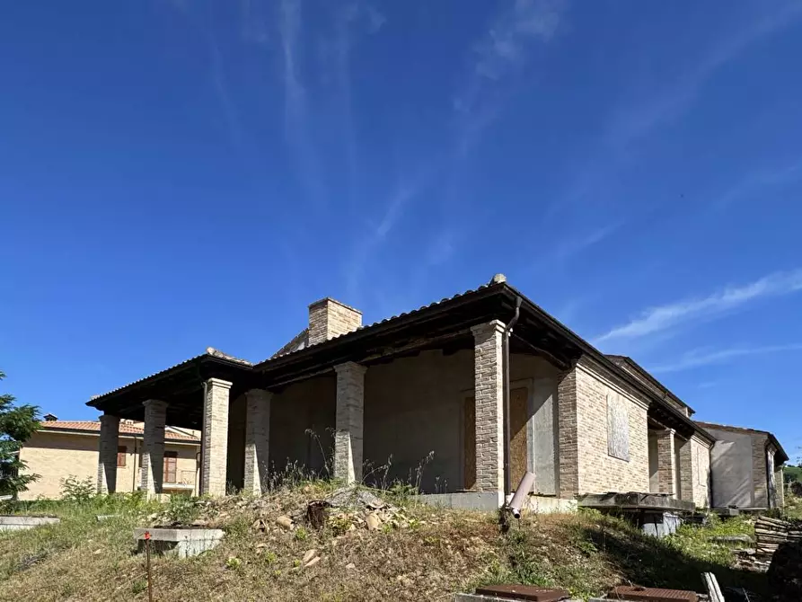 Immagine 1 di Villa in vendita  in Contrada Castrucciari snc a Montegiorgio