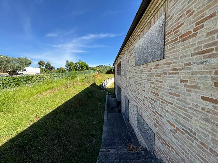 Immagine 4 di Villa in vendita  in Contrada Castrucciari snc a Montegiorgio
