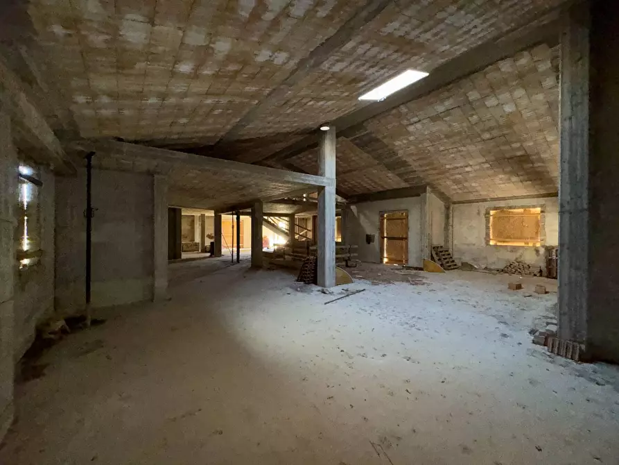 Immagine 13 di Villa in vendita  in Contrada Castrucciari snc a Montegiorgio