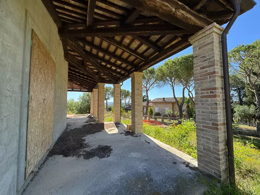 Immagine 15 di Villa in vendita  in Contrada Castrucciari snc a Montegiorgio