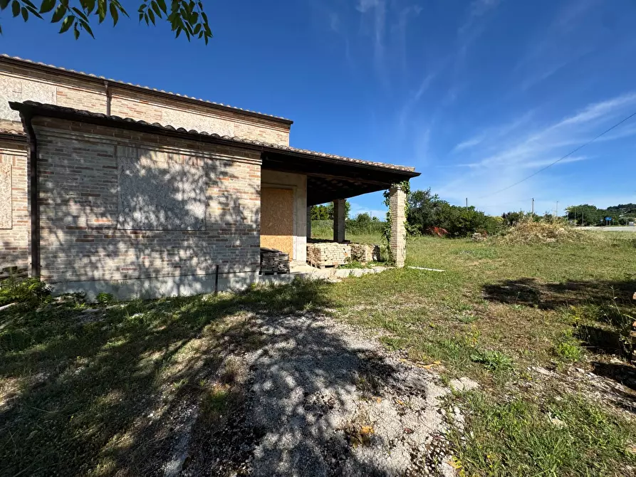 Immagine 16 di Villa in vendita  in Contrada Castrucciari snc a Montegiorgio
