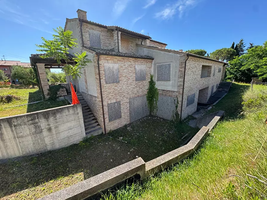 Immagine 18 di Villa in vendita  in Contrada Castrucciari snc a Montegiorgio