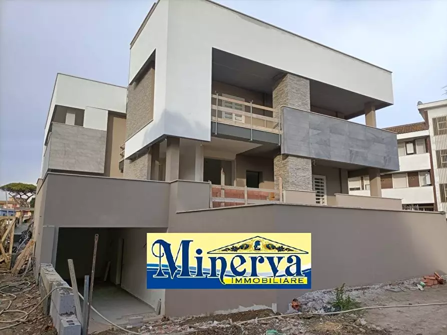 Immagine 27 di Villa in vendita  in Via degli Etruschi a Anzio