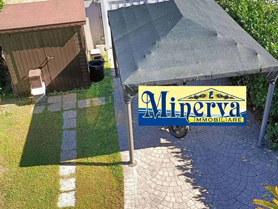 Immagine 70 di Villetta a schiera in vendita  in via di valle palomba a Anzio