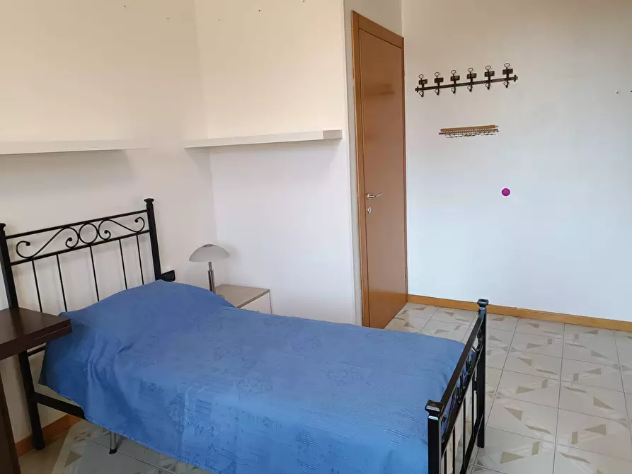 Immagine 6 di Camera in affitto  in Via Rotondi a Paderno Dugnano