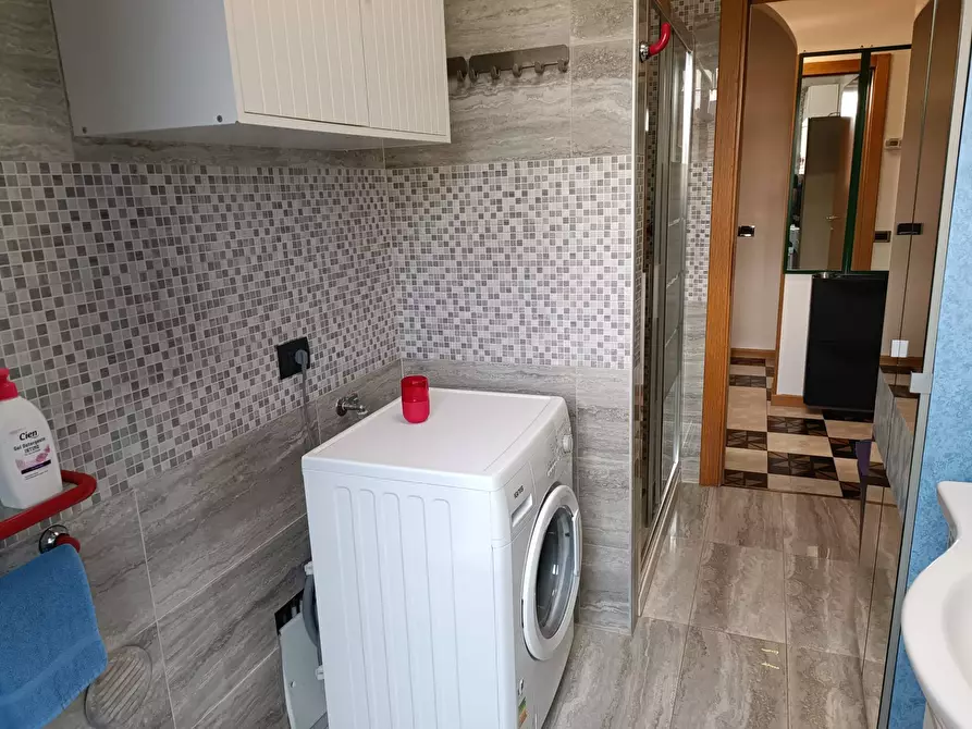 Immagine 8 di Camera in affitto  in Via Gransci a Paderno Dugnano