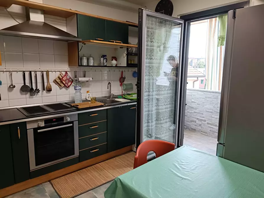 Immagine 12 di Camera in affitto  in Via Gransci a Paderno Dugnano