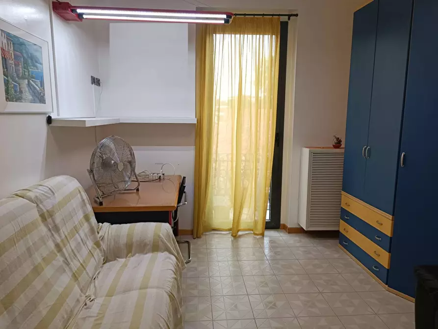 Immagine 15 di Camera in affitto  in Via Gransci a Paderno Dugnano