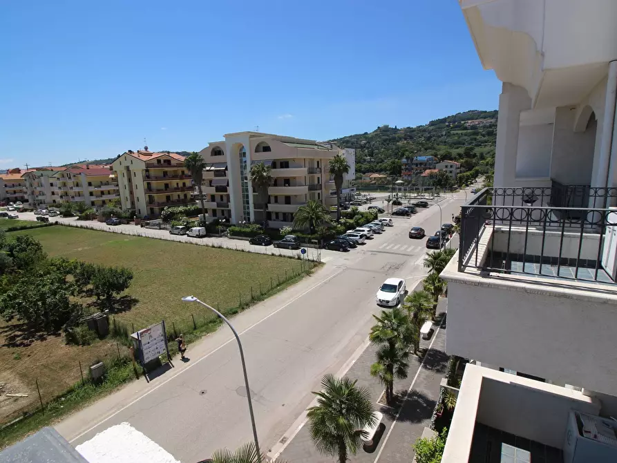 Immagine 10 di Appartamento in vendita  in Via Cavour 22 a Tortoreto