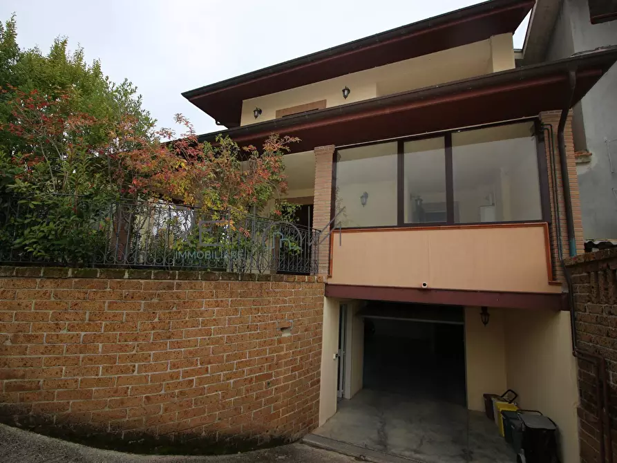 Immagine 9 di Villa in vendita  in Via Mirabilii 16B a Campli