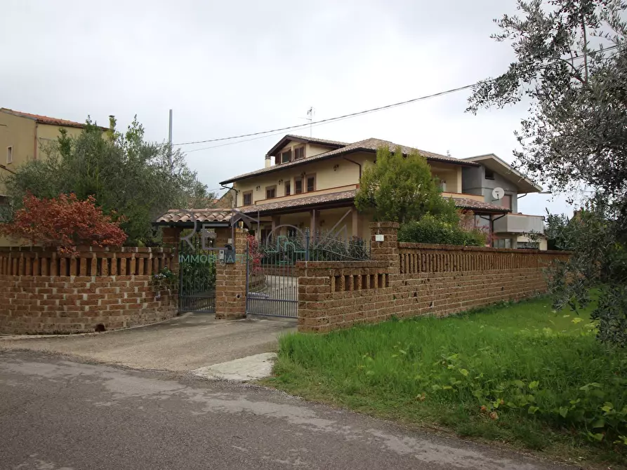 Immagine 3 di Villa in vendita  in Via Mirabilii 16B a Campli