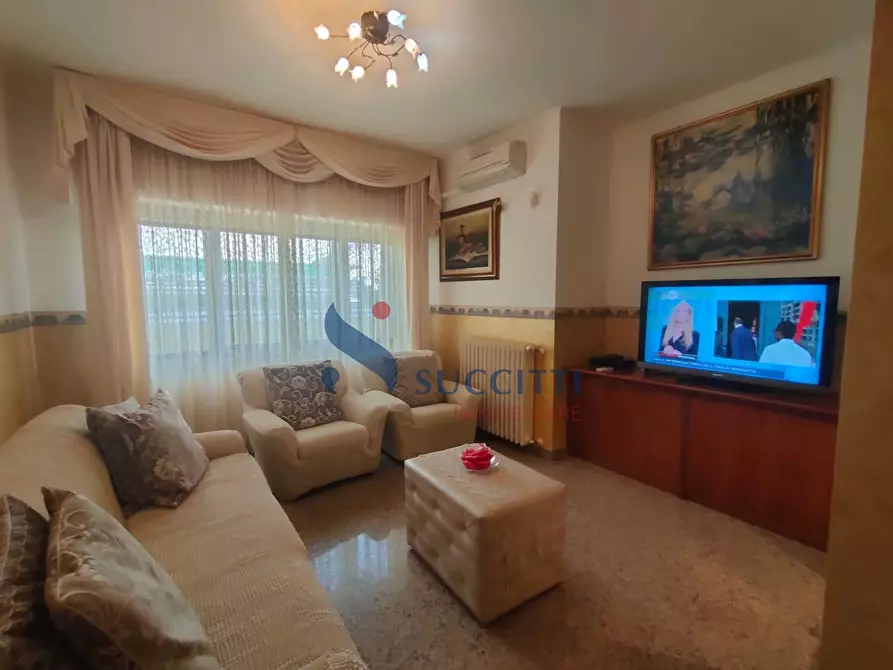 Immagine 2 di Appartamento in vendita  in Lungomare Sirena 155 a Tortoreto