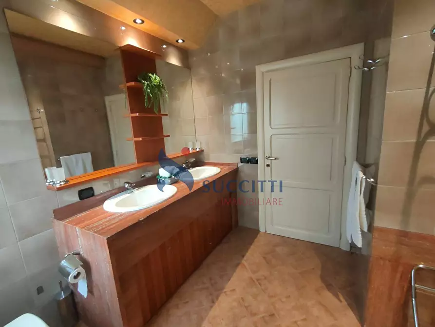 Immagine 19 di Appartamento in vendita  in Lungomare Sirena 155 a Tortoreto