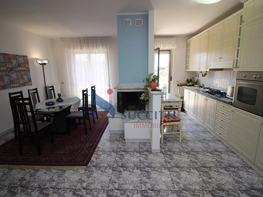 Immagine 2 di Appartamento in vendita  in Via Castellano 1 a Martinsicuro