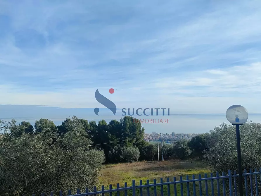 Immagine 30 di Appartamento in vendita  in Via Belvedere a Tortoreto