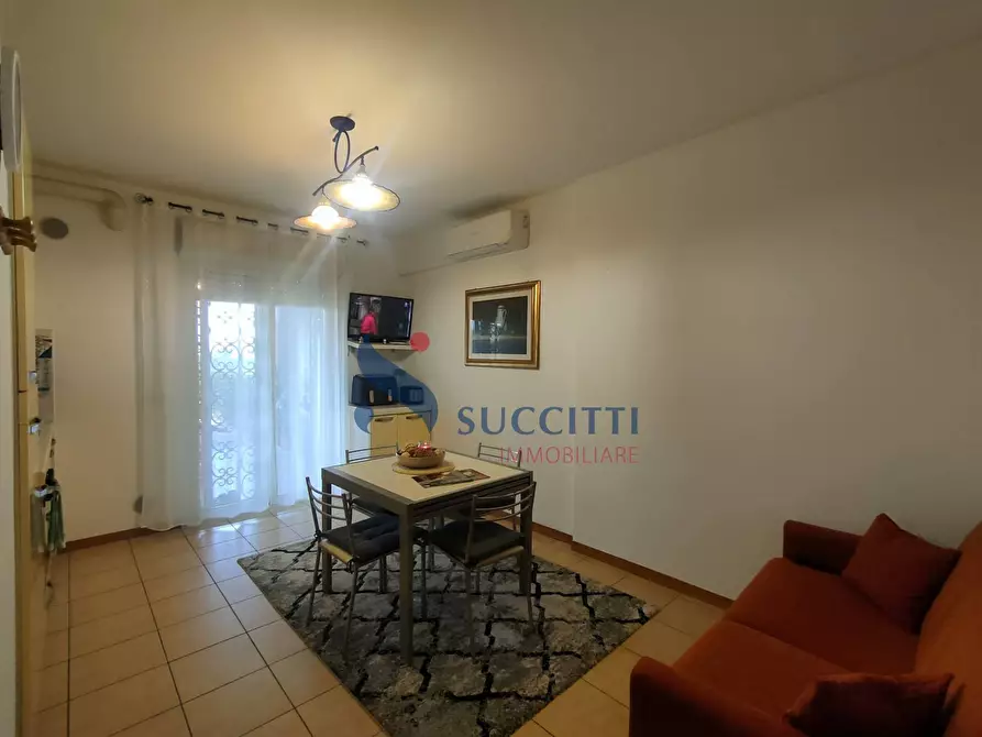 Immagine 6 di Appartamento in vendita  in viale sirena 488 a Tortoreto