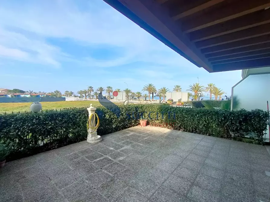 Immagine 17 di Appartamento in vendita  in viale sirena 488 a Tortoreto