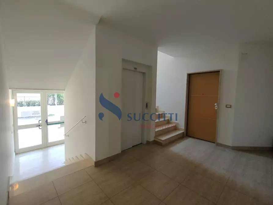 Immagine 22 di Appartamento in vendita  in viale sirena 488 a Tortoreto