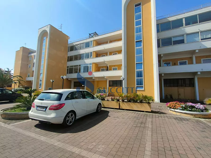 Immagine 43 di Appartamento in vendita  in via Guttuso 6 a Tortoreto
