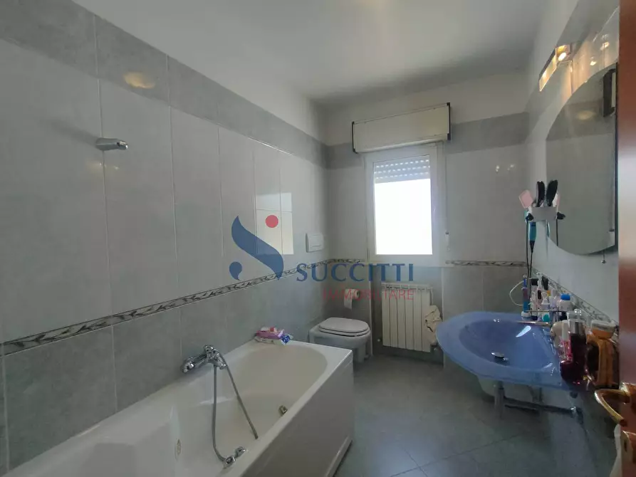 Immagine 34 di Appartamento in vendita  in via Guttuso 6 a Tortoreto