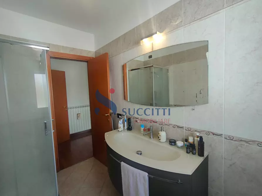 Immagine 23 di Appartamento in vendita  in via Guttuso 6 a Tortoreto