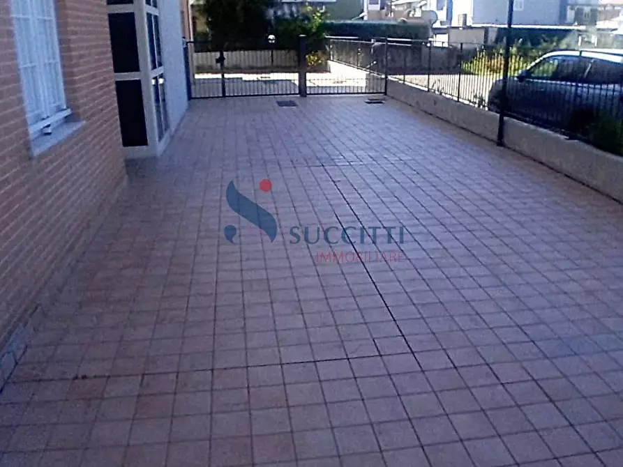 Immagine 3 di Appartamento in vendita  in Via Brenta snc a Alba Adriatica