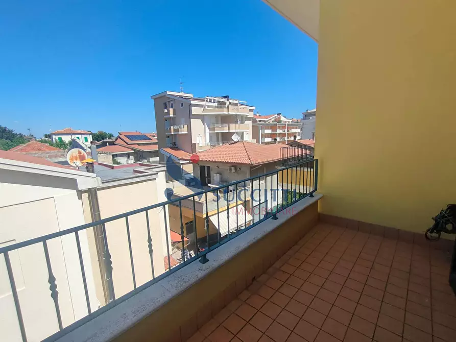 Immagine 32 di Appartamento in vendita  in Via 2 Giugno a Tortoreto