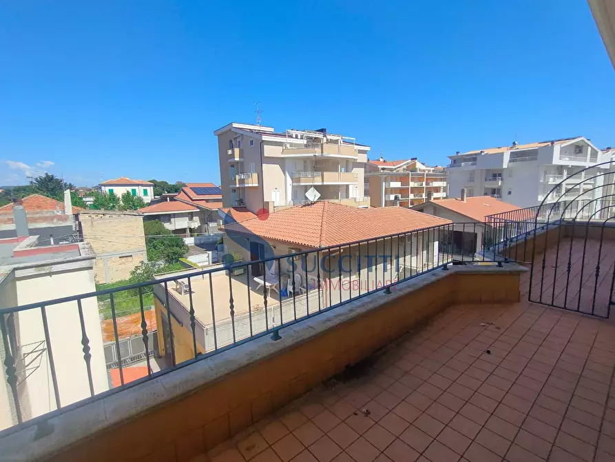 Immagine 33 di Appartamento in vendita  in Via 2 Giugno a Tortoreto