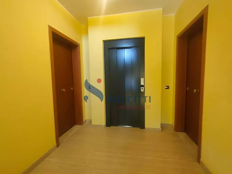 Immagine 37 di Appartamento in vendita  in Via 2 Giugno a Tortoreto