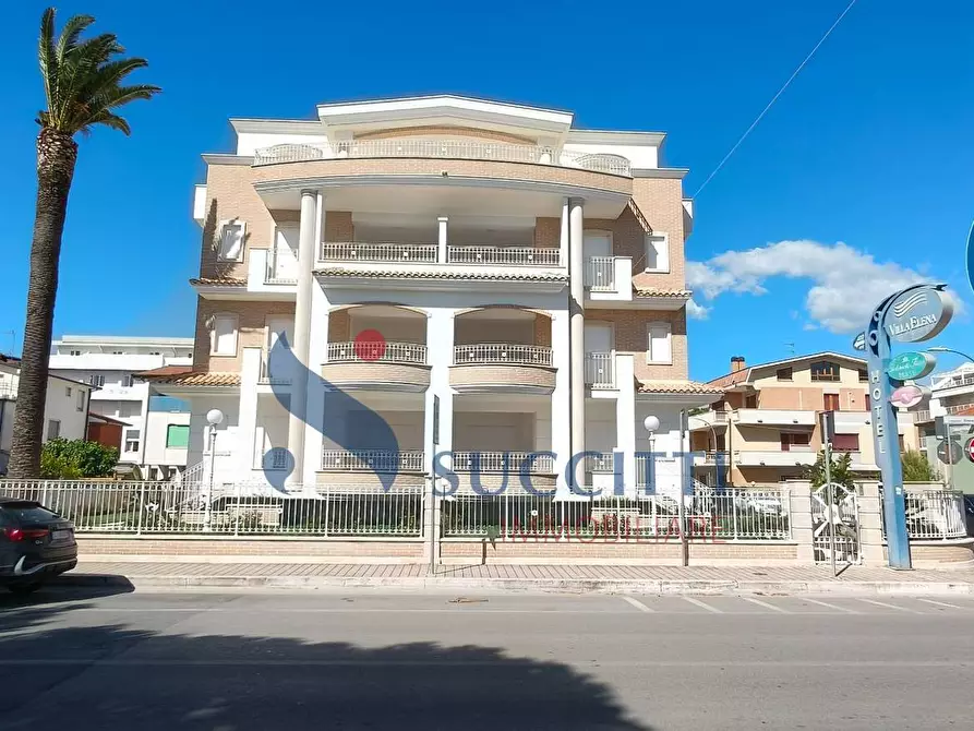 Immagine 1 di Appartamento in affitto  in Lungomare Sirena angolo Via Gabriele D'Annunzio a Tortoreto
