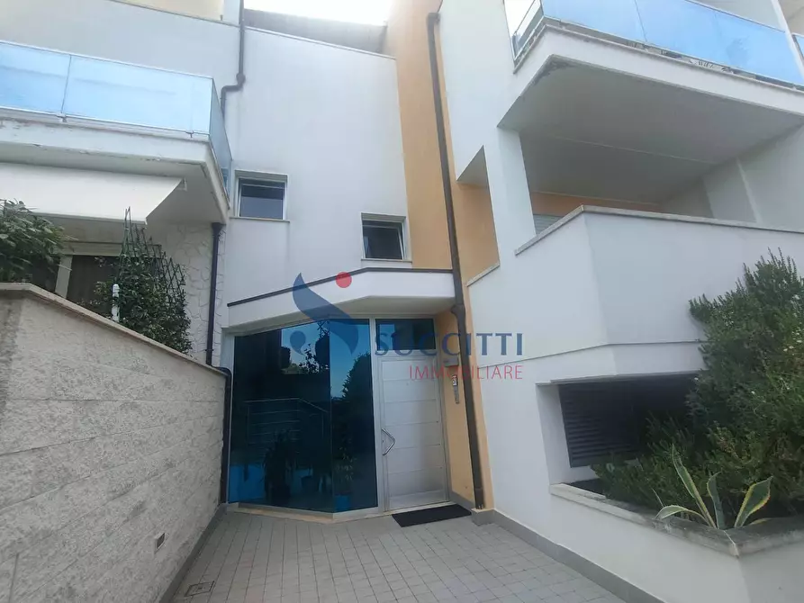 Immagine 37 di Appartamento in vendita  in via Tazio Nuvolari 3 a Tortoreto