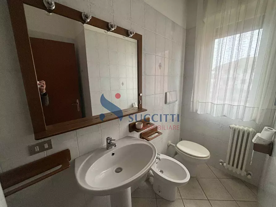 Immagine 8 di Appartamento in affitto  in Piazza Galvaligi a Tortoreto