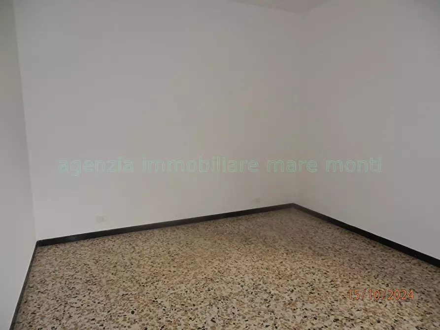 Immagine 9 di Appartamento in vendita  in via carducci a Loano