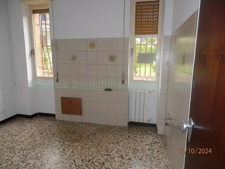 Immagine 11 di Appartamento in vendita  in via carducci a Loano