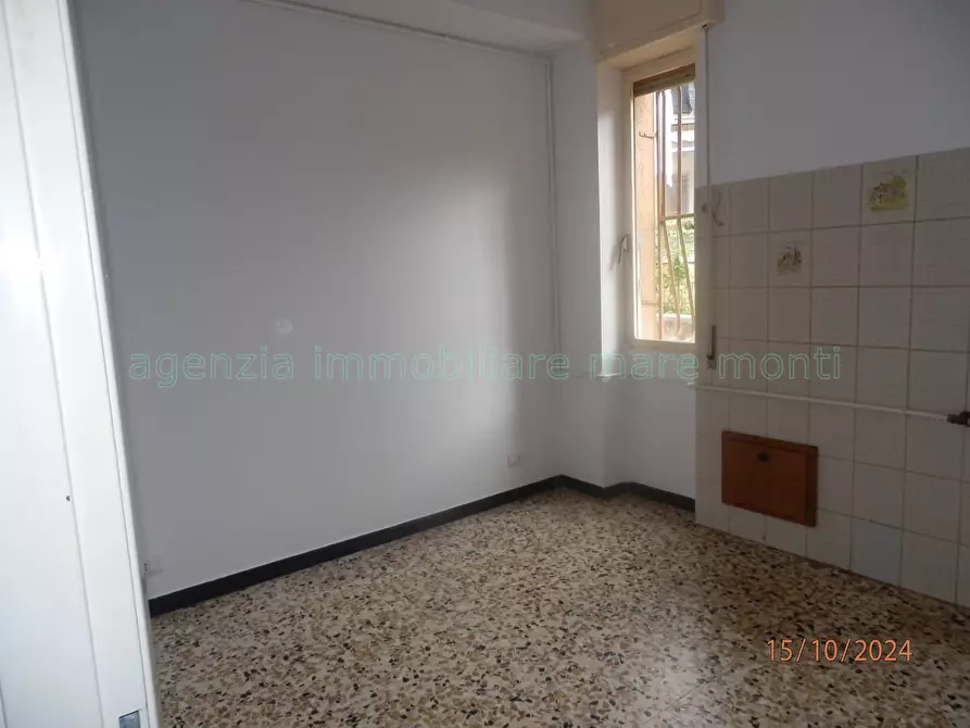 Immagine 12 di Appartamento in vendita  in via carducci a Loano