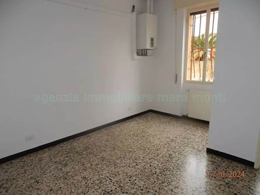 Immagine 16 di Appartamento in vendita  in via carducci a Loano