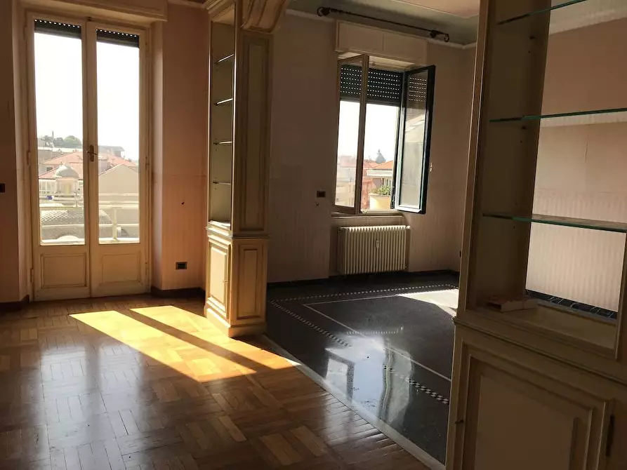 Immagine 27 di Appartamento in vendita  in p.zza marconi a Savona