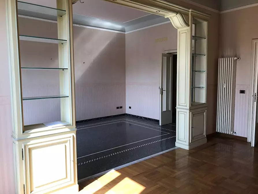 Immagine 29 di Appartamento in vendita  in p.zza marconi a Savona