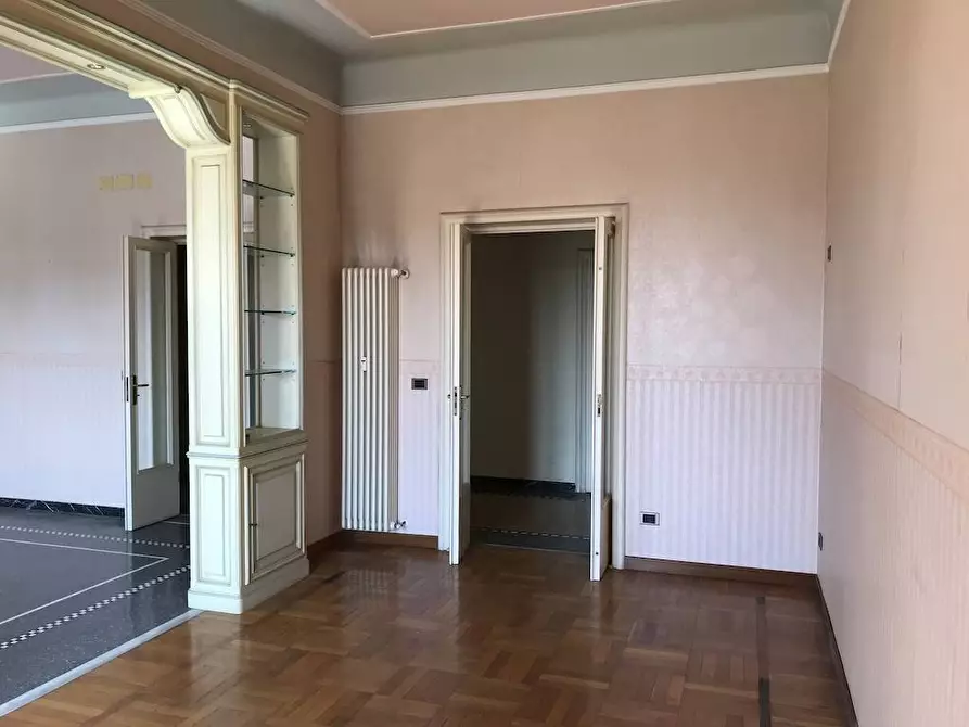 Immagine 31 di Appartamento in vendita  in p.zza marconi a Savona